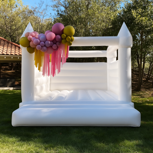 Springkasteel ballondecoratie 