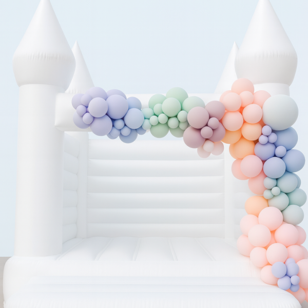 Springkasteel ballondecoratie 